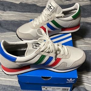 Adidas USA 84 Size 9 Like BRAND NEW